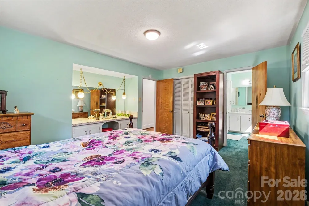 7107 Rolling Hills Drive Sherrills Ford, NC 28673