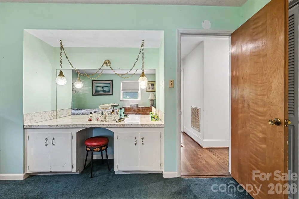 7107 Rolling Hills Drive Sherrills Ford, NC 28673
