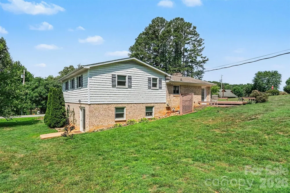 7107 Rolling Hills Drive Sherrills Ford, NC 28673