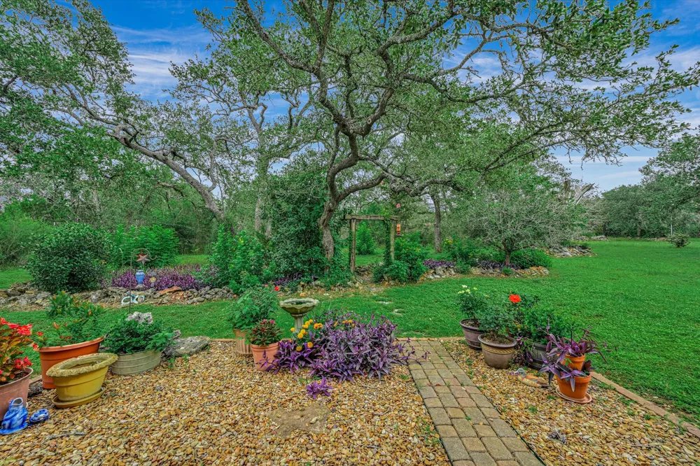 209 Cascade Trail San Marcos, TX 78666