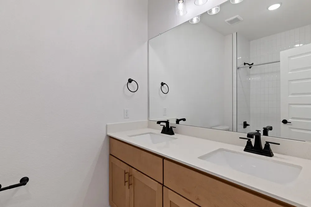 121 Bishop Wood Road Dripping Springs, TX 78620