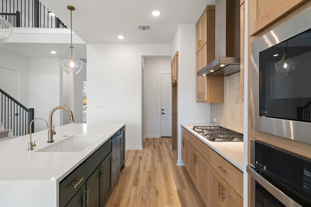 121 Bishop Wood Road Dripping Springs, TX 78620