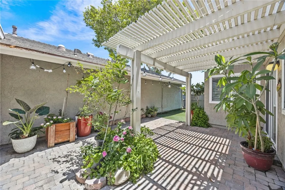 1649 Carmel W Upland, CA 91784