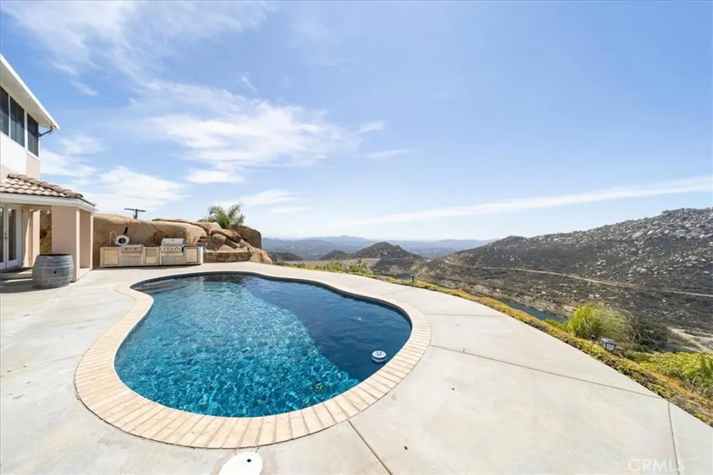 15471 Green Valley Truck Ramona, CA 92065