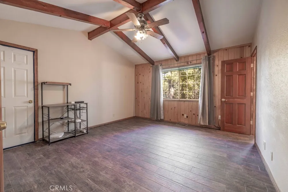 252 Riverside Sugarloaf, CA 92386