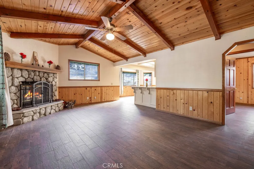 252 Riverside Sugarloaf, CA 92386