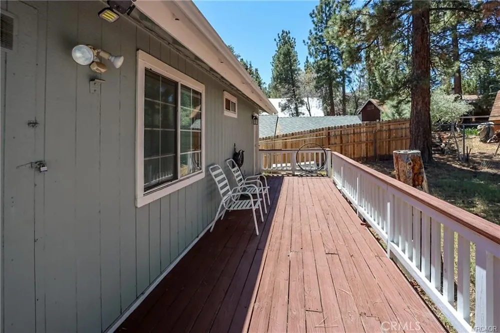252 Riverside Sugarloaf, CA 92386