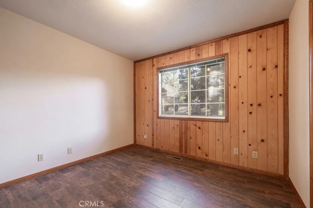 252 Riverside Sugarloaf, CA 92386