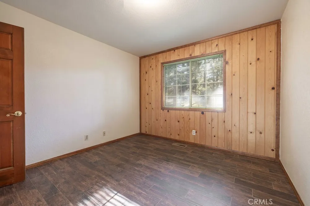 252 Riverside Sugarloaf, CA 92386