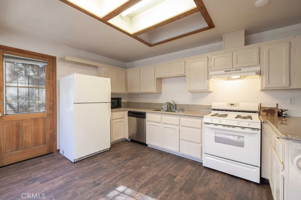 252 Riverside Sugarloaf, CA 92386