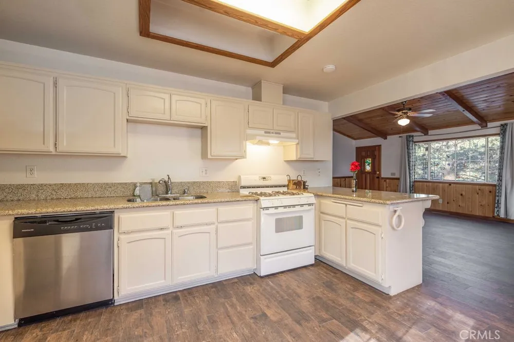 252 Riverside Sugarloaf, CA 92386
