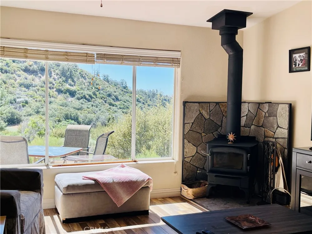940 Hemming Way Frazier Park, CA 93225