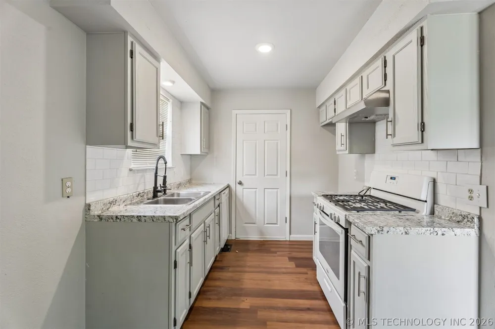 3634 S 106th Place E Tulsa, OK 74146