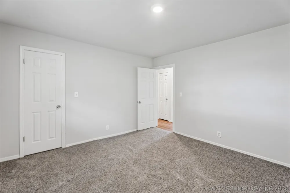 3634 S 106th Place E Tulsa, OK 74146