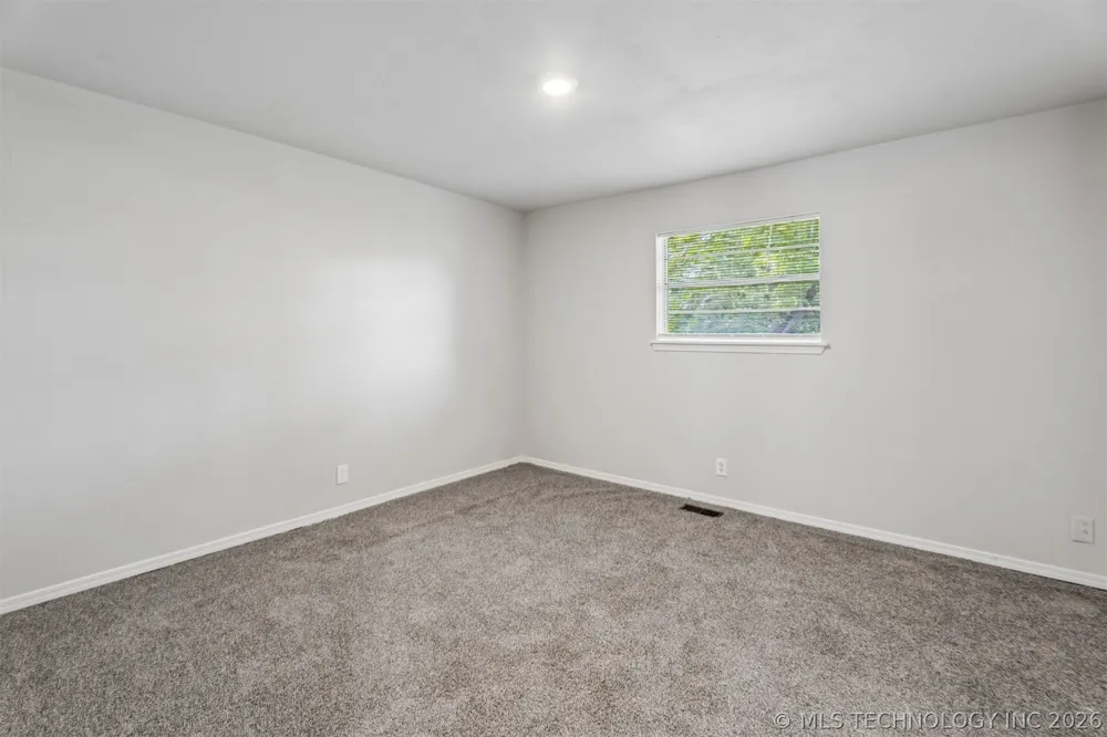 3634 S 106th Place E Tulsa, OK 74146