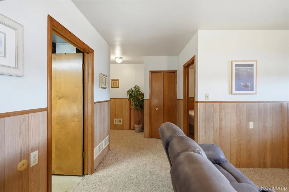 11044 Grand River Avenue Green Oak Township, MI 48116
