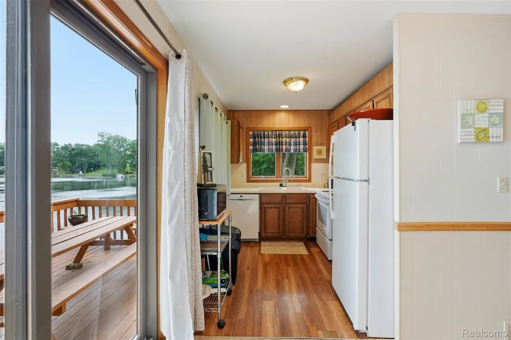 11044 Grand River Avenue Green Oak Township, MI 48116