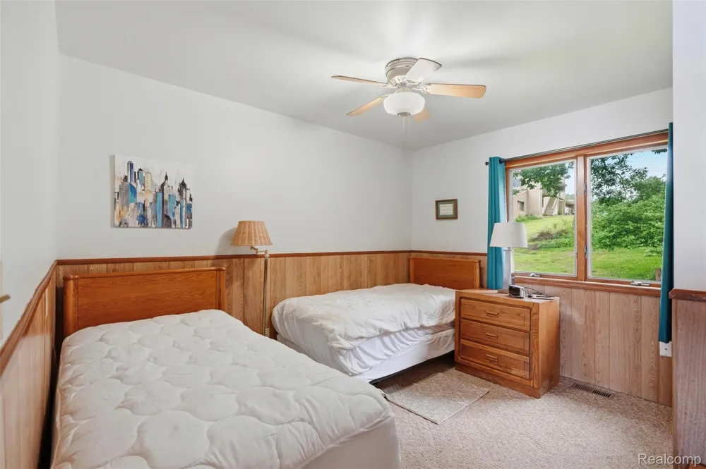 11044 Grand River Avenue Green Oak Township, MI 48116