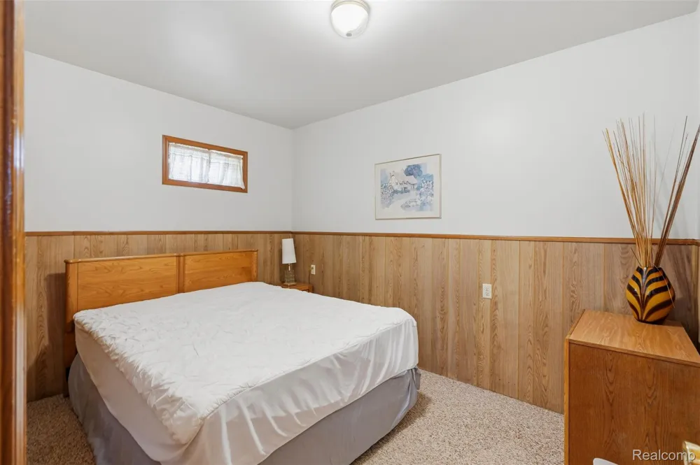 11044 Grand River Avenue Green Oak Township, MI 48116