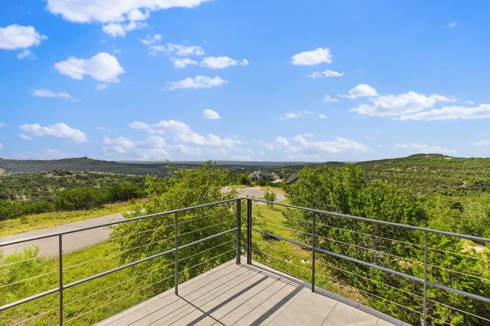 360 Stacey Ann Cove Dripping Springs, TX 78620