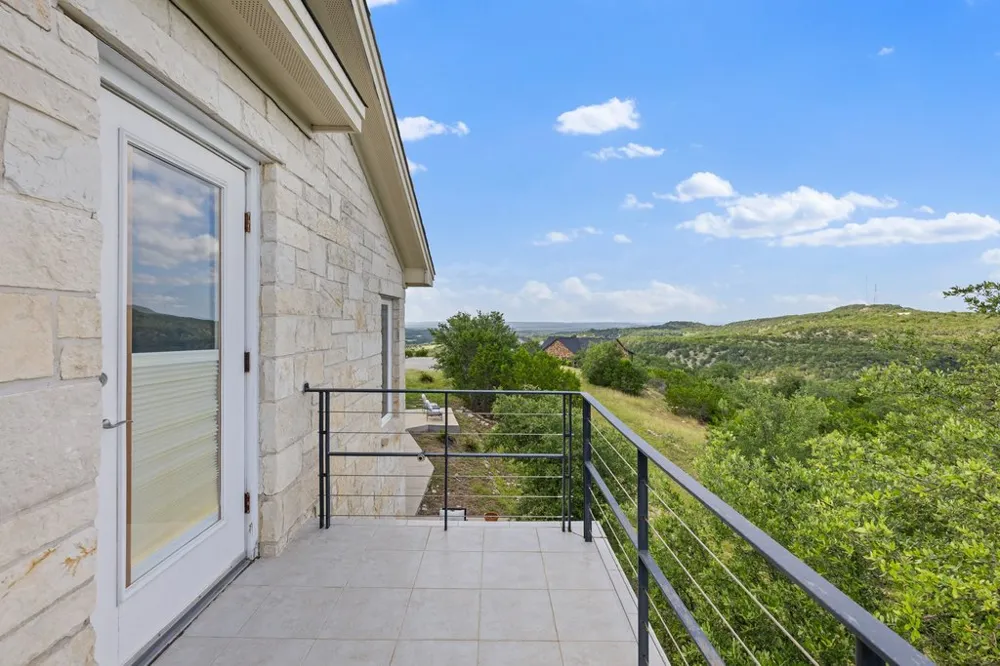 360 Stacey Ann Cove Dripping Springs, TX 78620