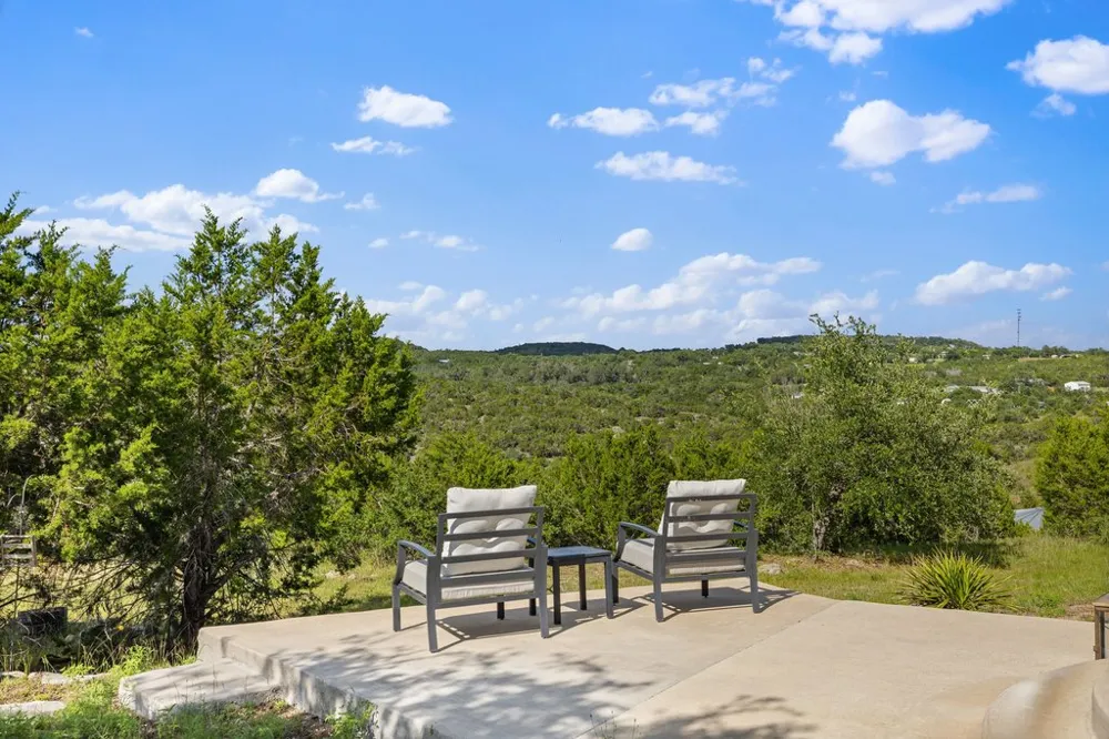360 Stacey Ann Cove Dripping Springs, TX 78620