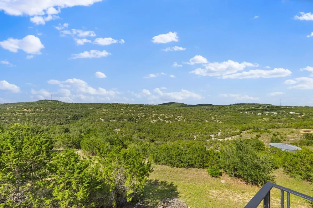 360 Stacey Ann Cove Dripping Springs, TX 78620