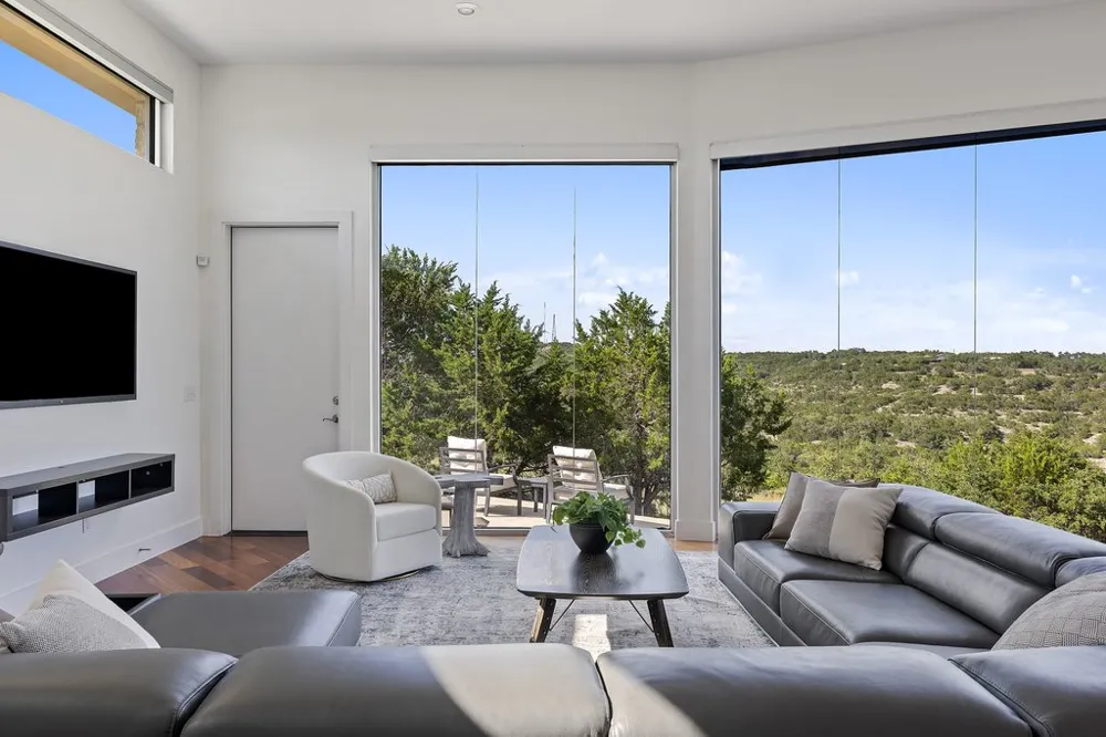 360 Stacey Ann Cove Dripping Springs, TX 78620