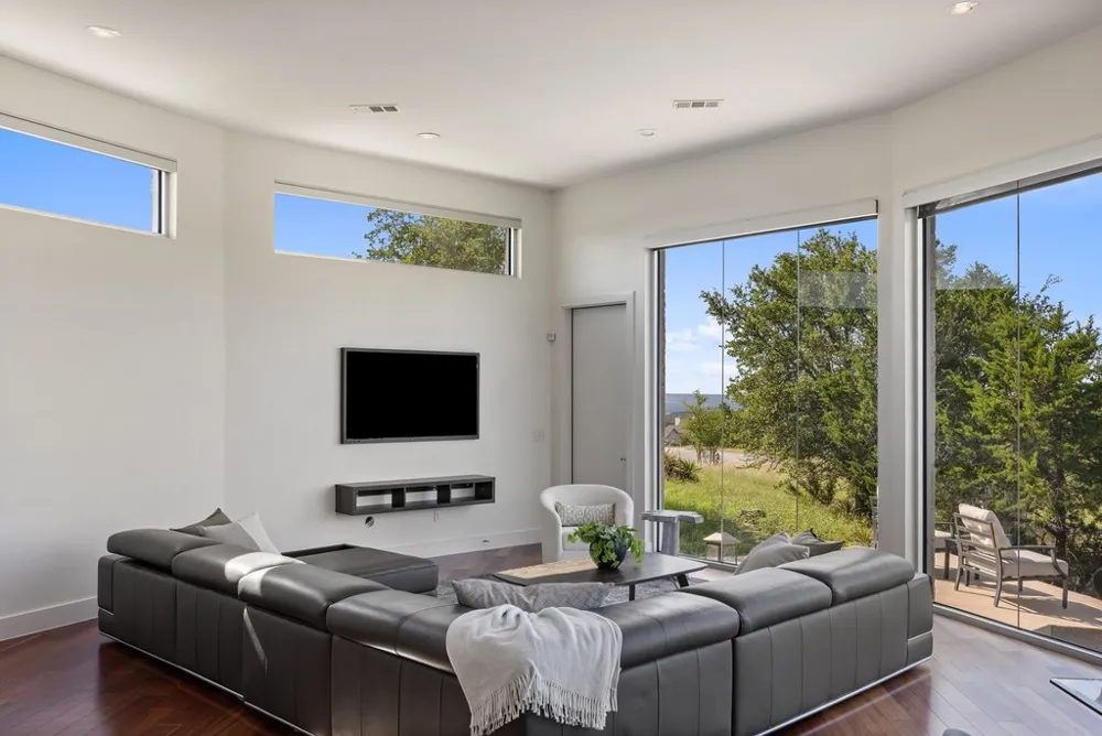 360 Stacey Ann Cove Dripping Springs, TX 78620