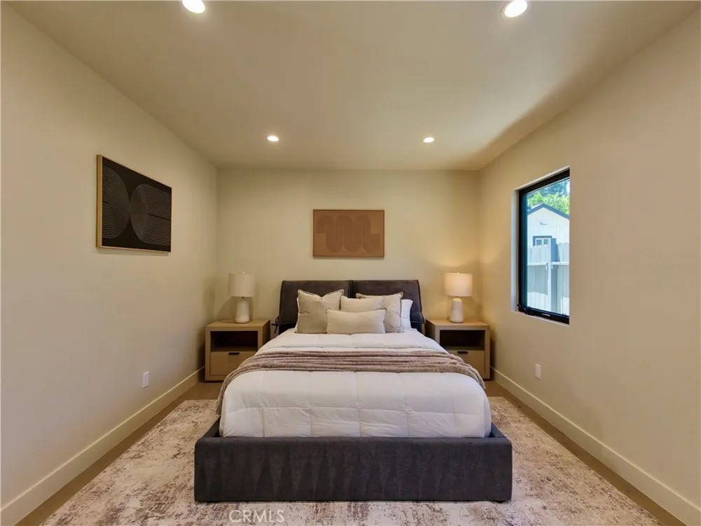 4819 Genesta Avenue Encino, CA 91316