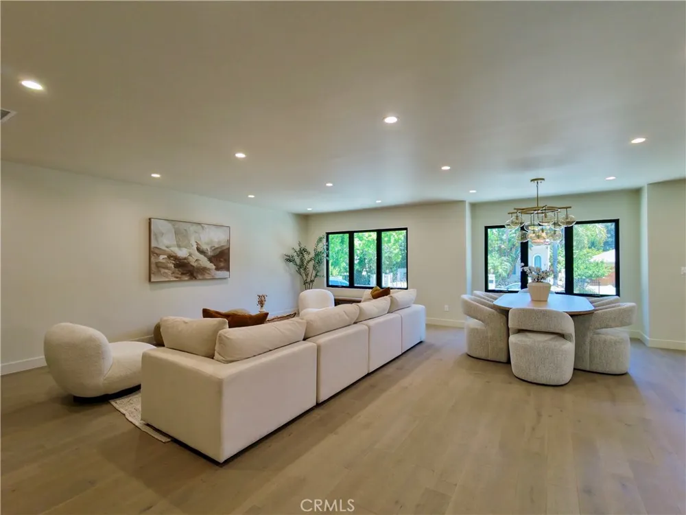4819 Genesta Avenue Encino, CA 91316