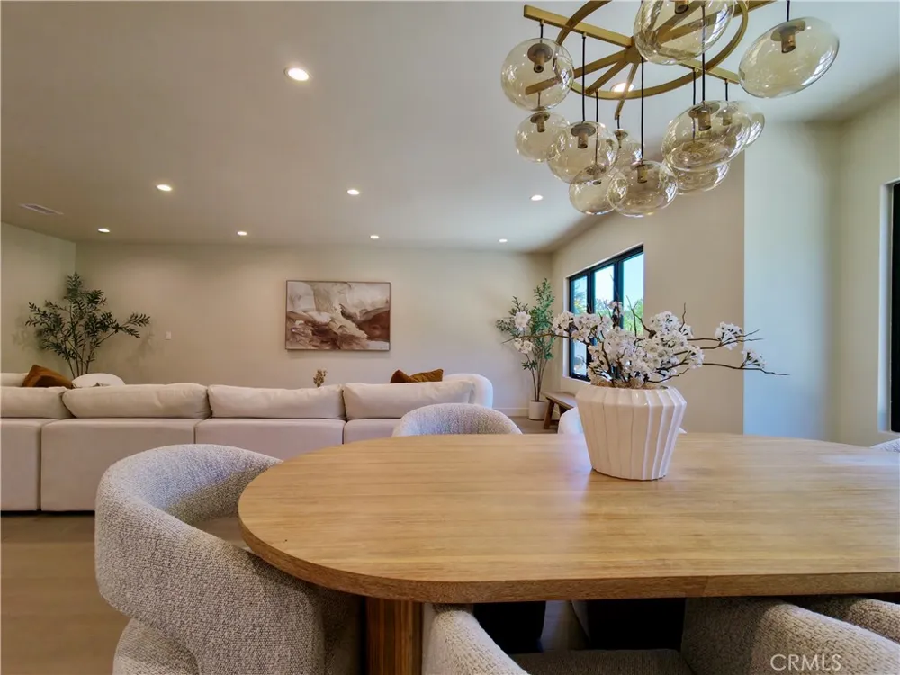 4819 Genesta Avenue Encino, CA 91316