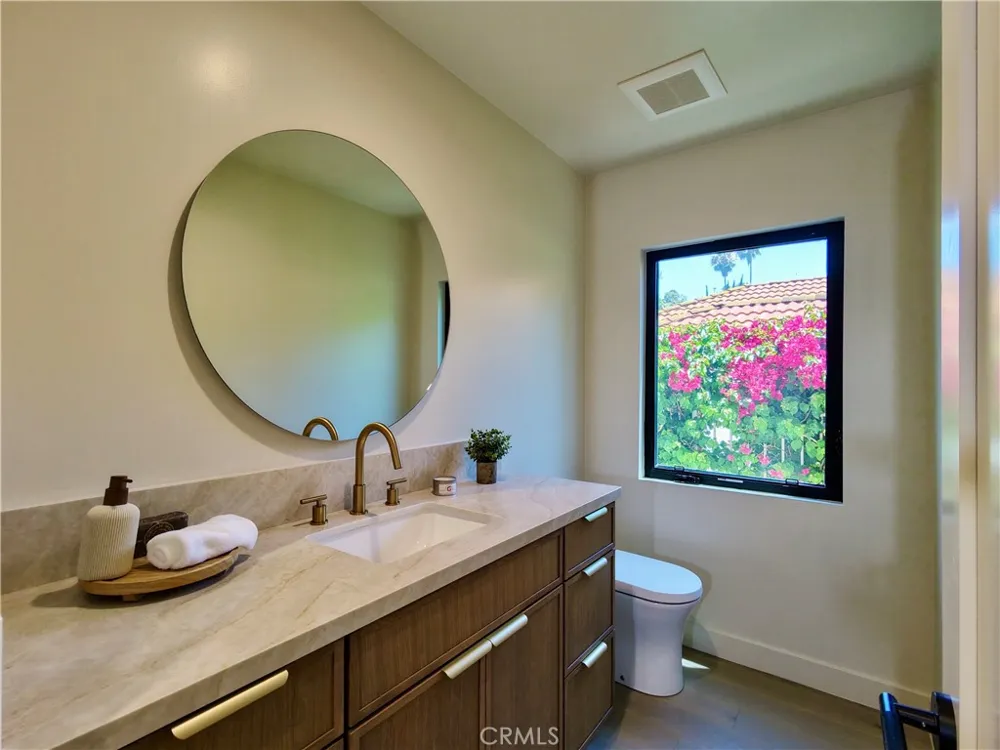 4819 Genesta Avenue Encino, CA 91316