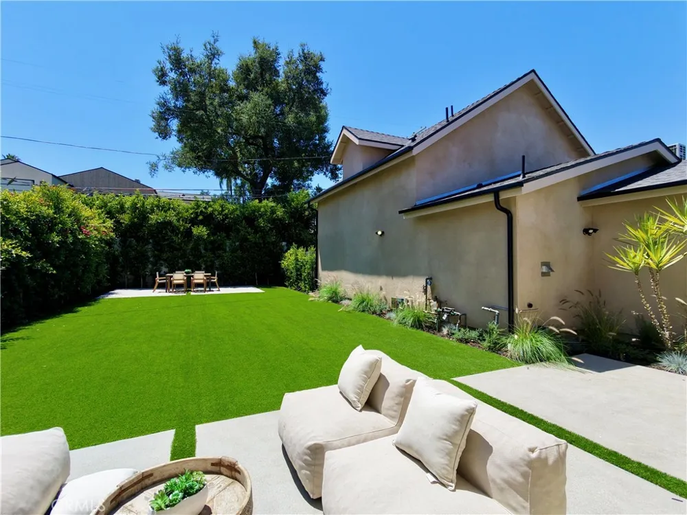 4819 Genesta Avenue Encino, CA 91316