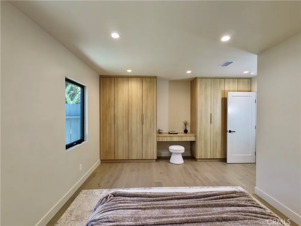 4819 Genesta Avenue Encino, CA 91316