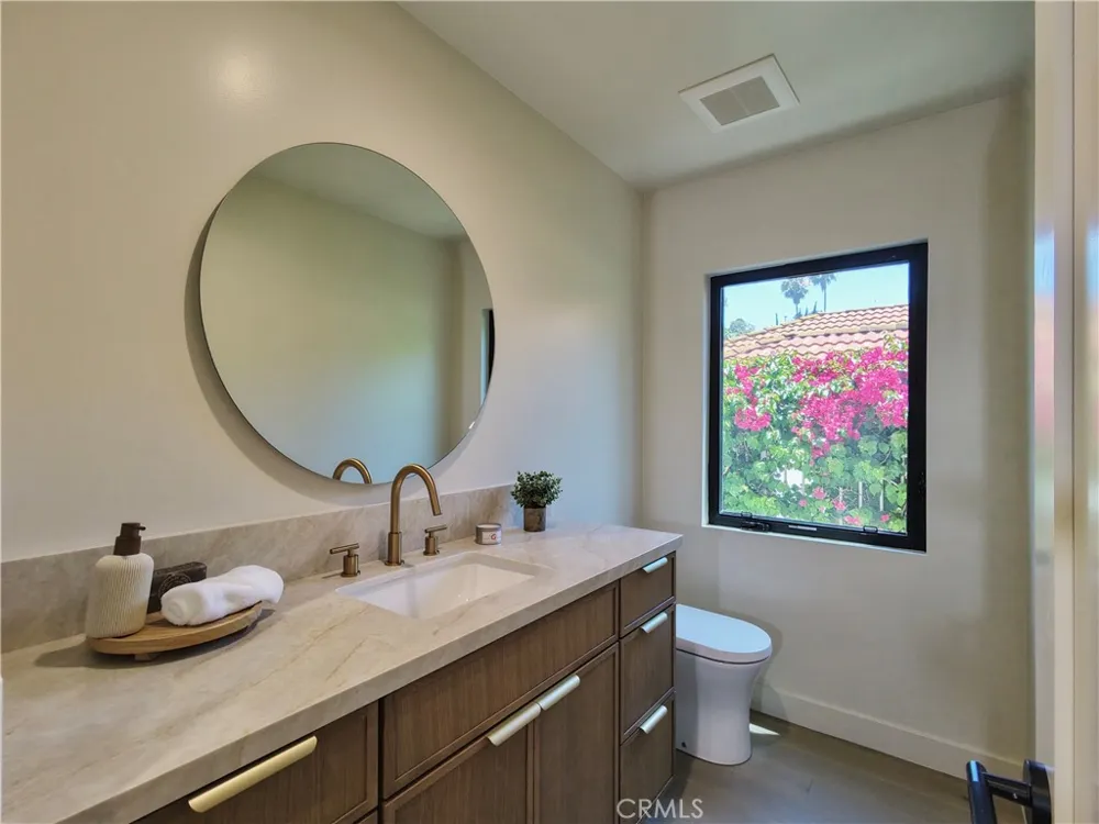 4819 Genesta Avenue Encino, CA 91316
