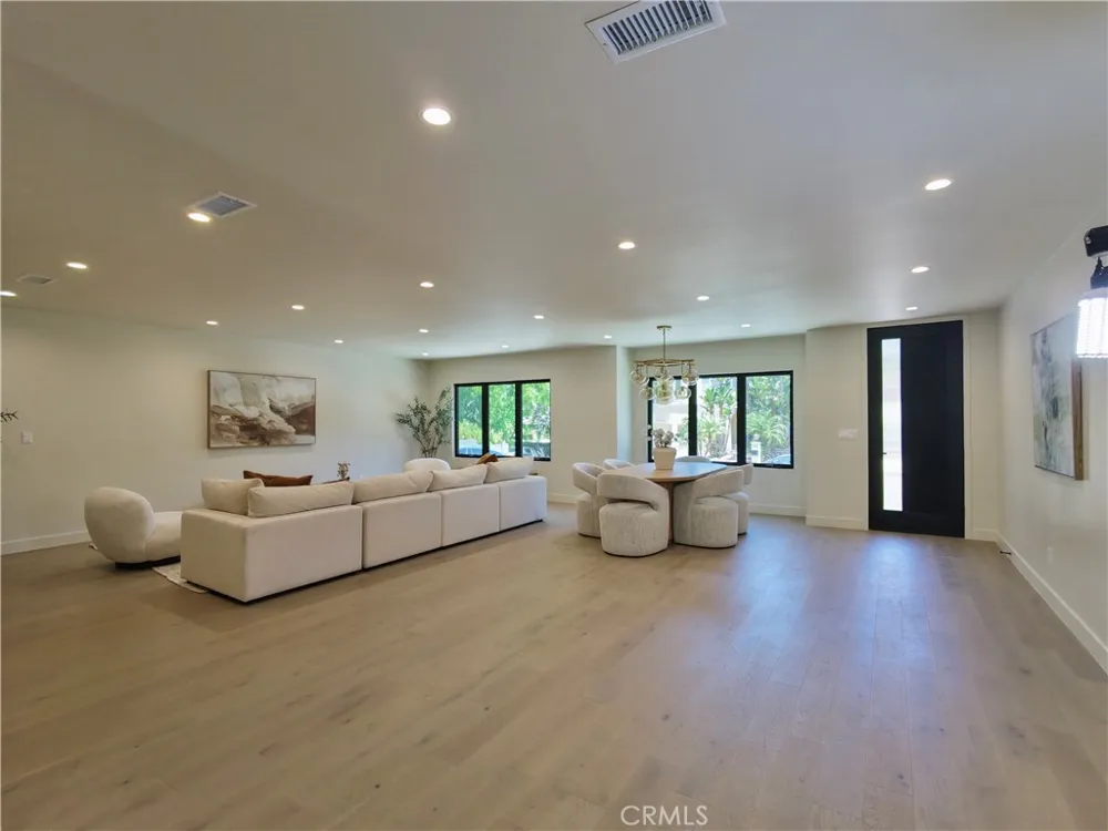 4819 Genesta Avenue Encino, CA 91316
