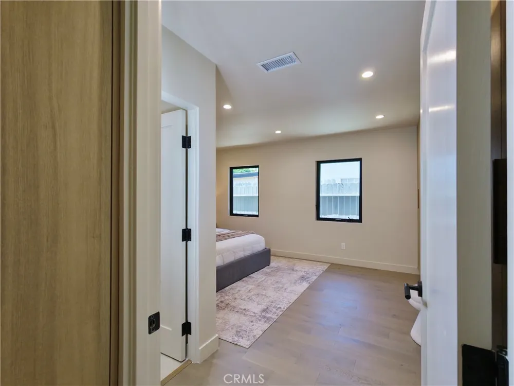 4819 Genesta Avenue Encino, CA 91316