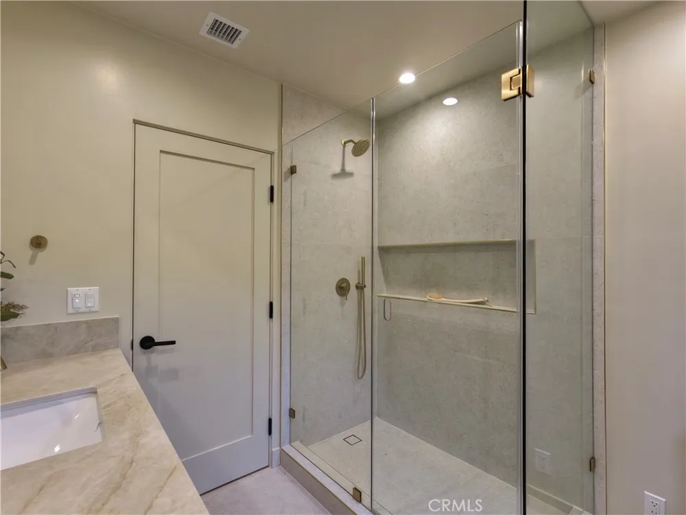 4819 Genesta Avenue Encino, CA 91316