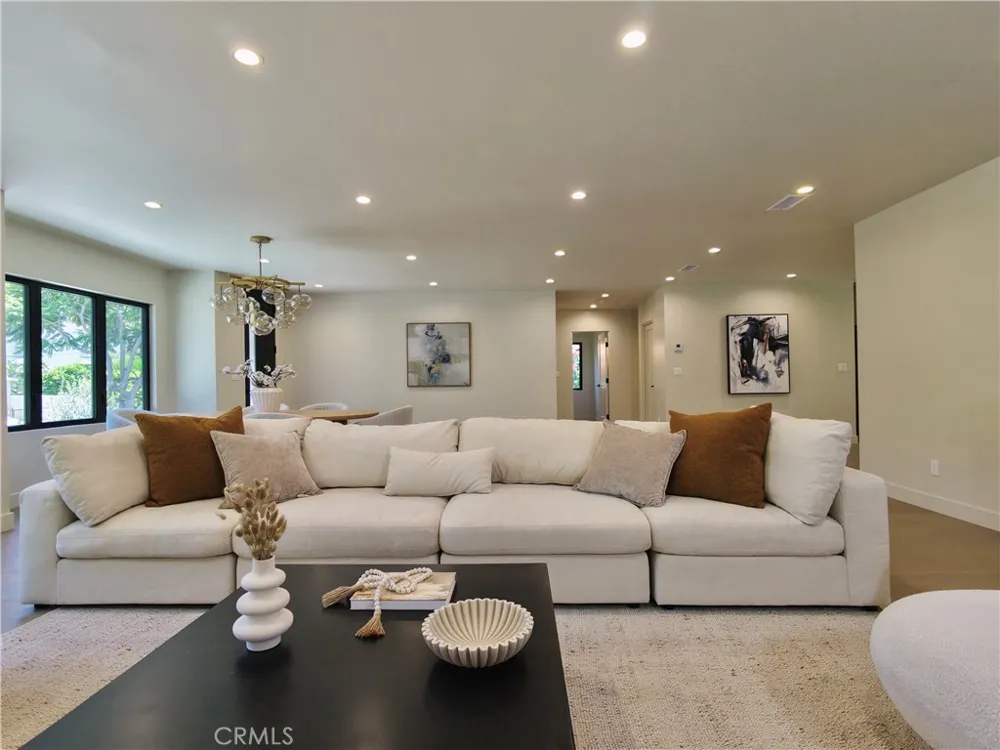 4819 Genesta Avenue Encino, CA 91316