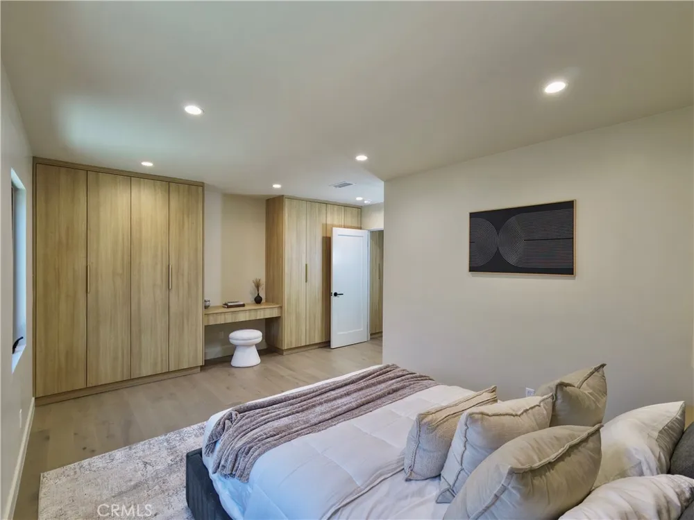 4819 Genesta Avenue Encino, CA 91316