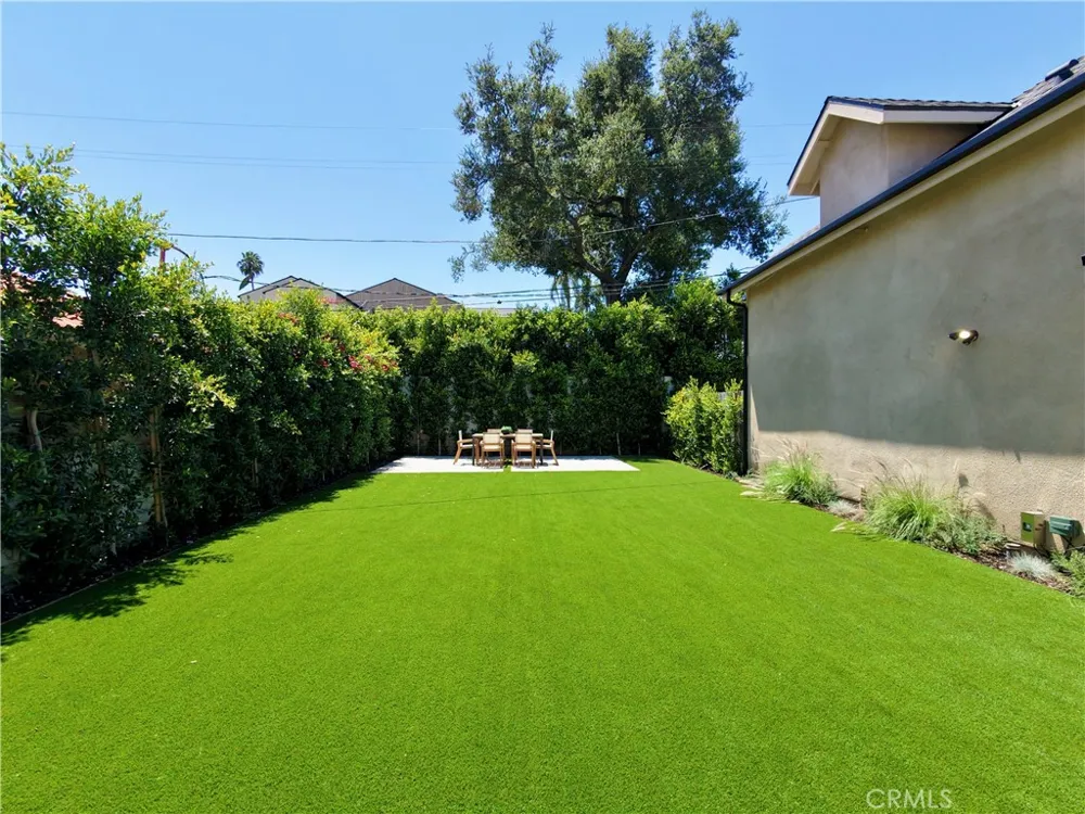 4819 Genesta Avenue Encino, CA 91316