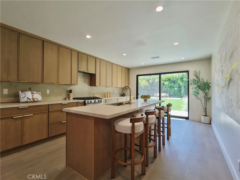 4819 Genesta Avenue Encino, CA 91316