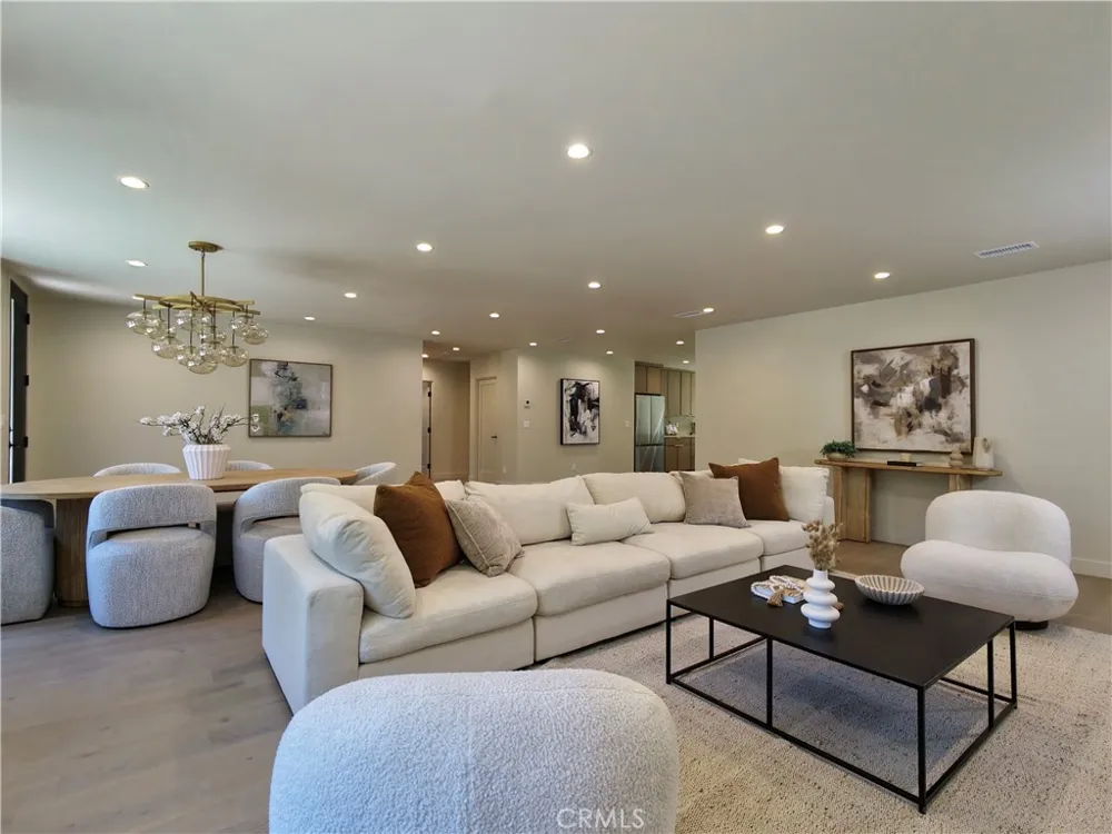 4819 Genesta Avenue Encino, CA 91316