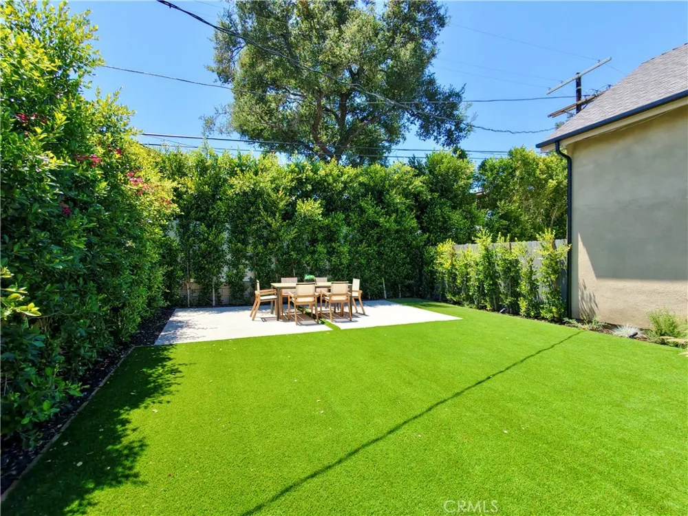 4819 Genesta Avenue Encino, CA 91316