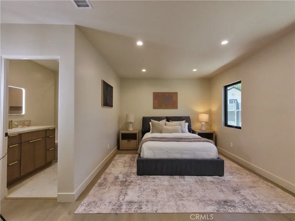 4819 Genesta Avenue Encino, CA 91316