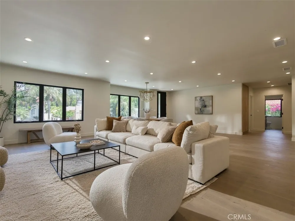 4819 Genesta Avenue Encino, CA 91316