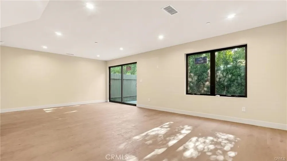 4819 Genesta Avenue Encino, CA 91316