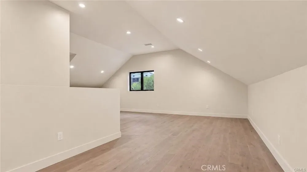 4819 Genesta Avenue Encino, CA 91316