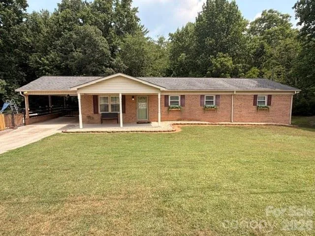 1702 Cajah Mountain Road Hudson, NC 28638